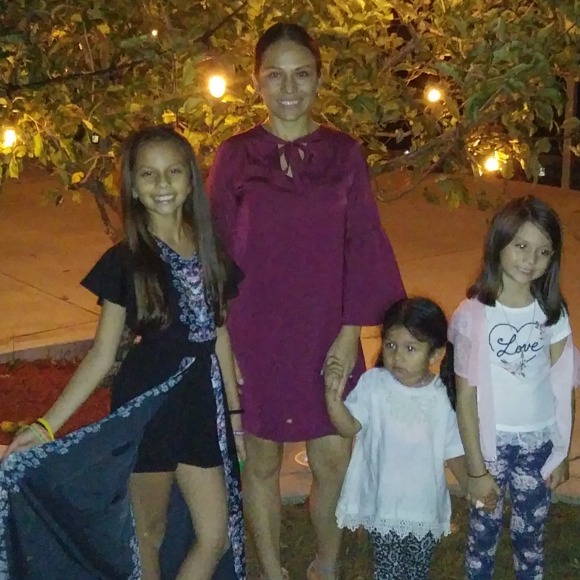 Meet your Posher, Sara i - Picture 1 of 1